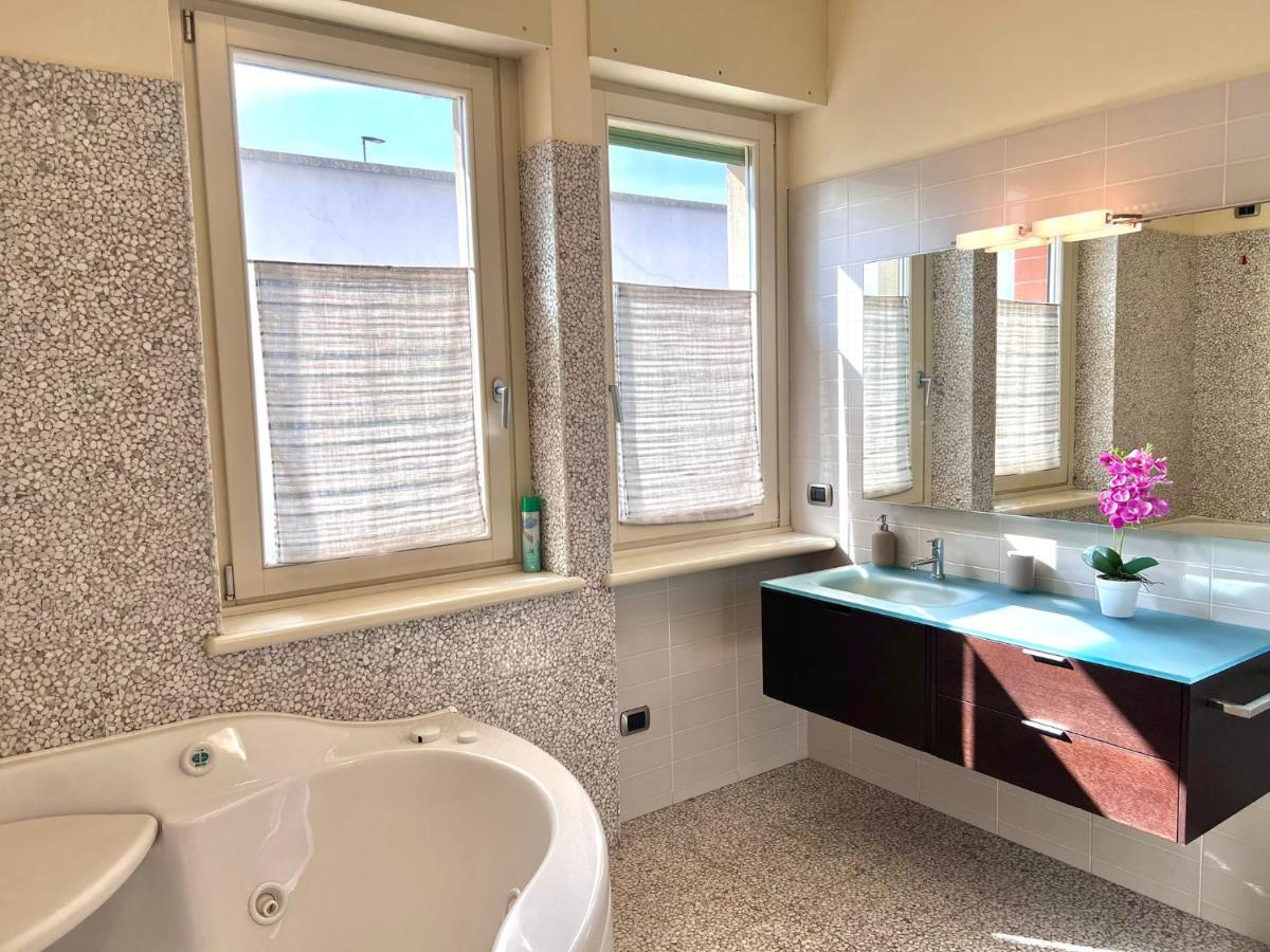 Bergamoinhouse Hotel Bagian luar foto