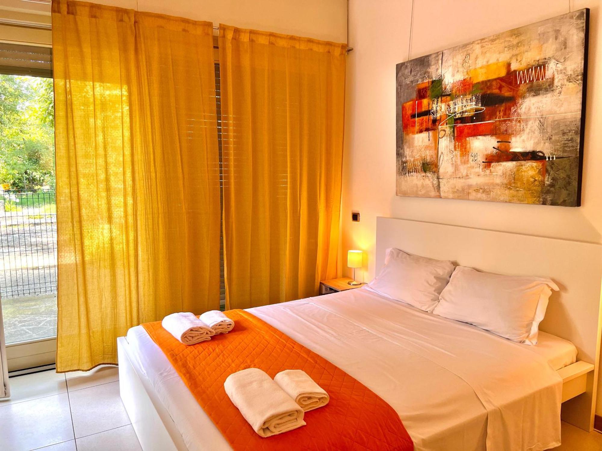 Bergamoinhouse Hotel Bagian luar foto